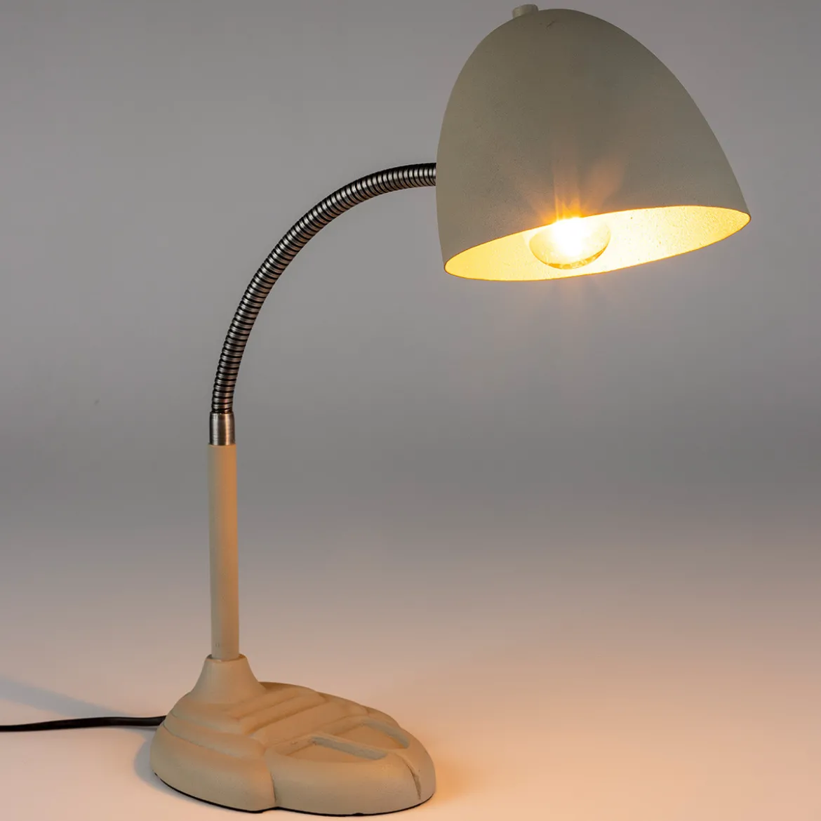 Beige bureaulamp verstelbaar - Dutchbone Janna