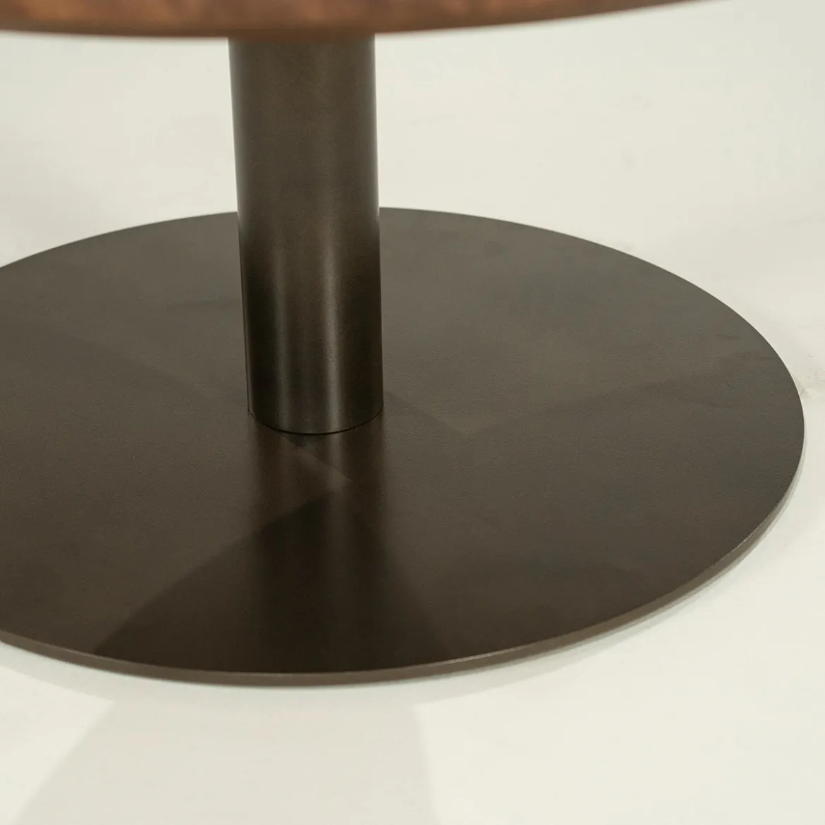 Brons potige salontafel rond - Eleonora Esila