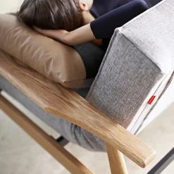 Design slaapbank met eiken armleuningen - Innovation Living Splitback Frej Natural
