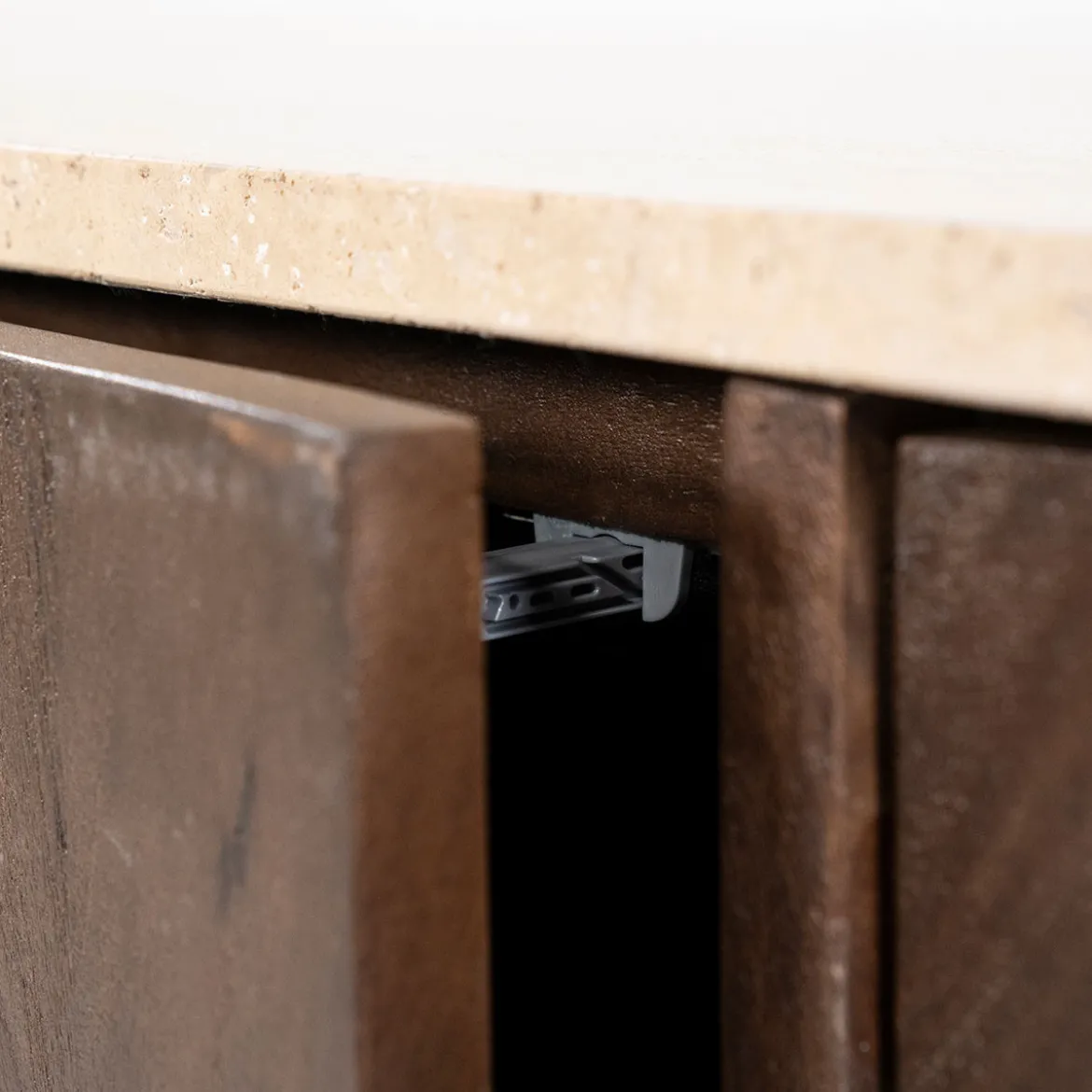 Dressoir donker hout met travertin blad - Eleonora Lio