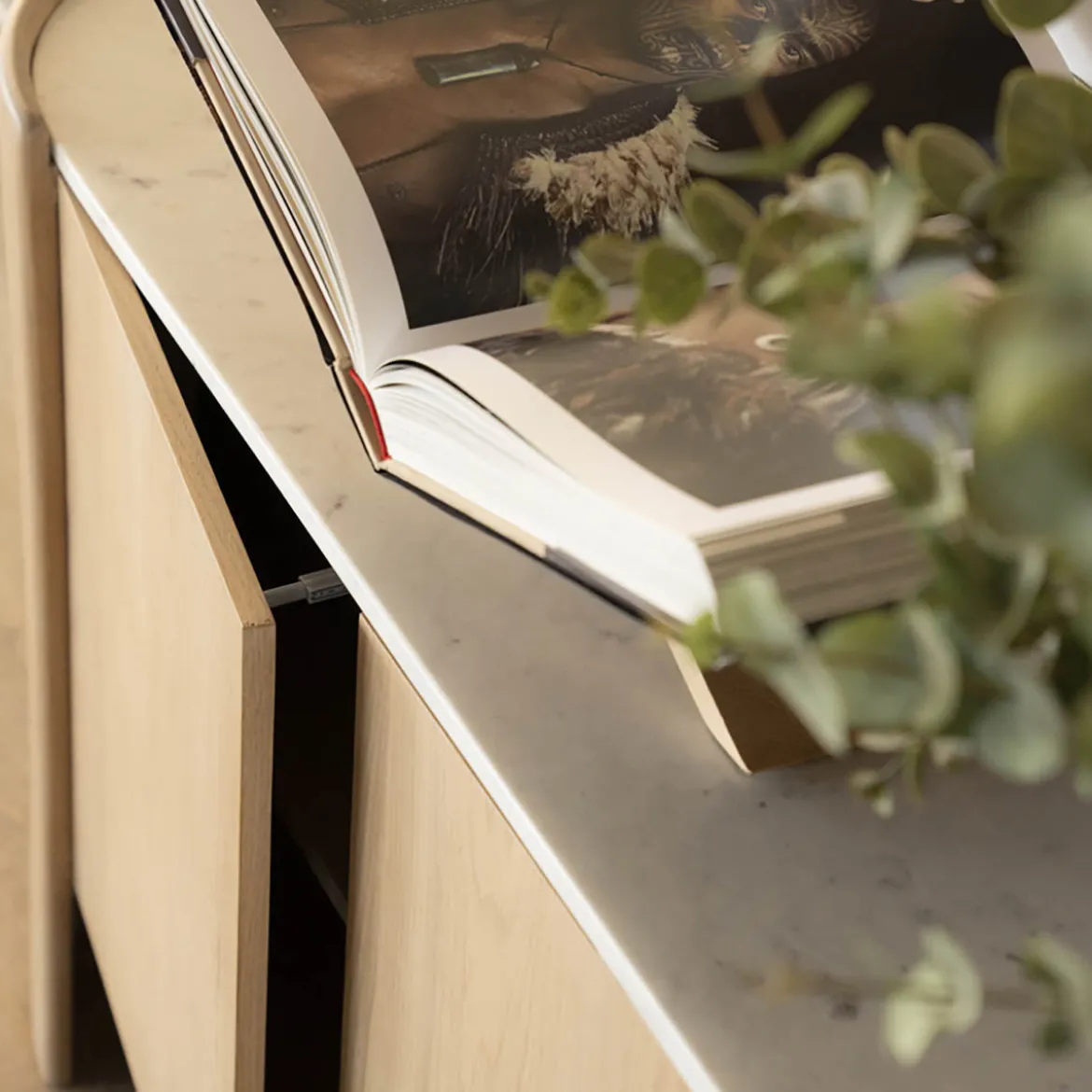 Dressoir eiken met wit marmer - Eleonora Don