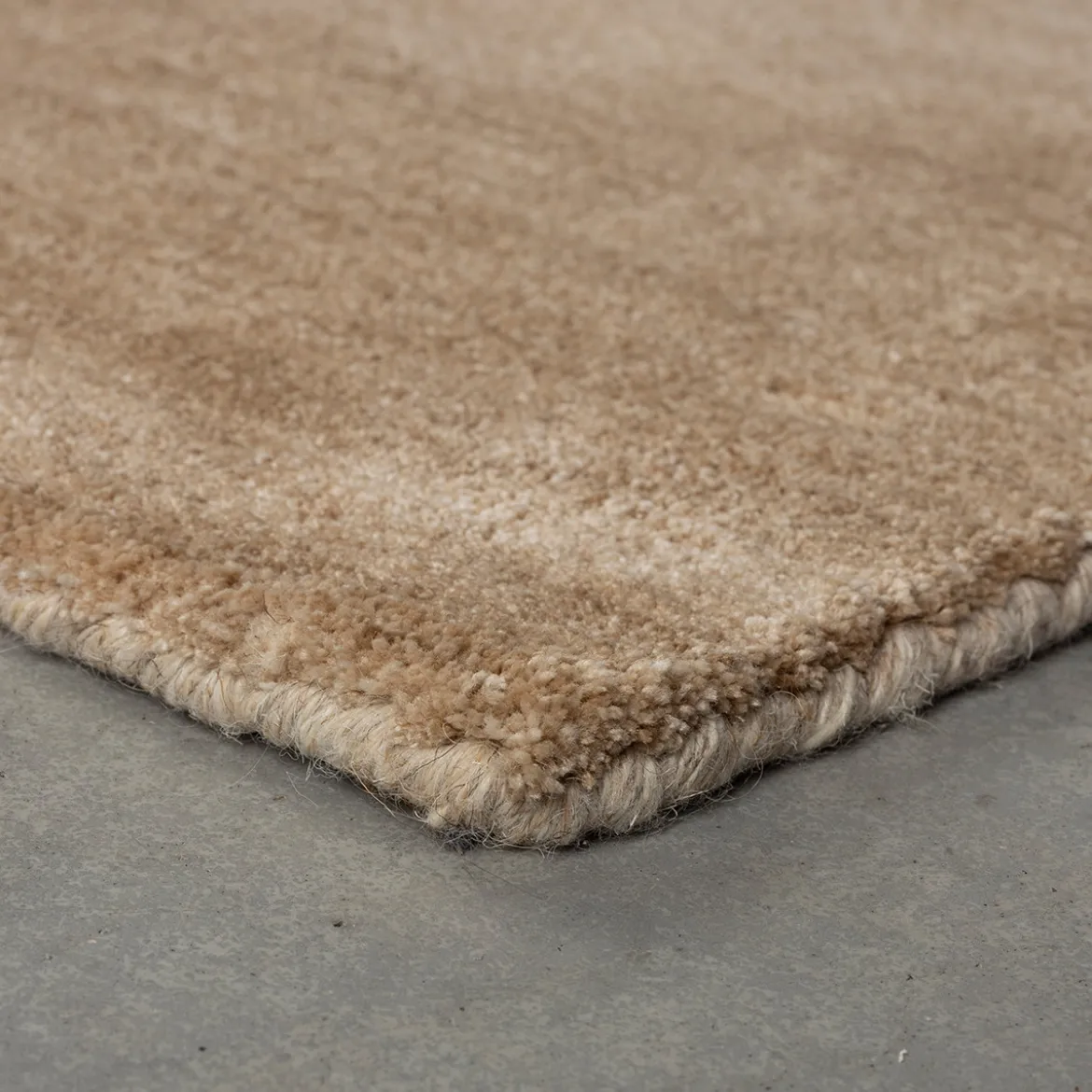 Eenvoudig vloerkleed beige - Zuiver Luwte