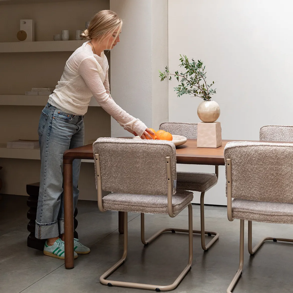 Eettafel hout modern design - Zuiver Storm