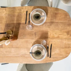 Eettafel teak met afgeronde hoeken - Eleonora Tabassum