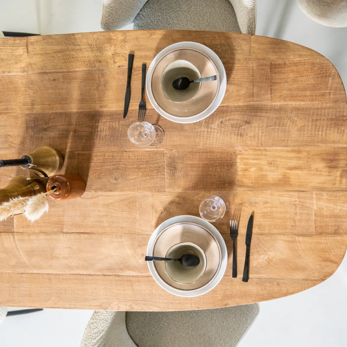 Eettafel teak met afgeronde hoeken - Eleonora Tabassum