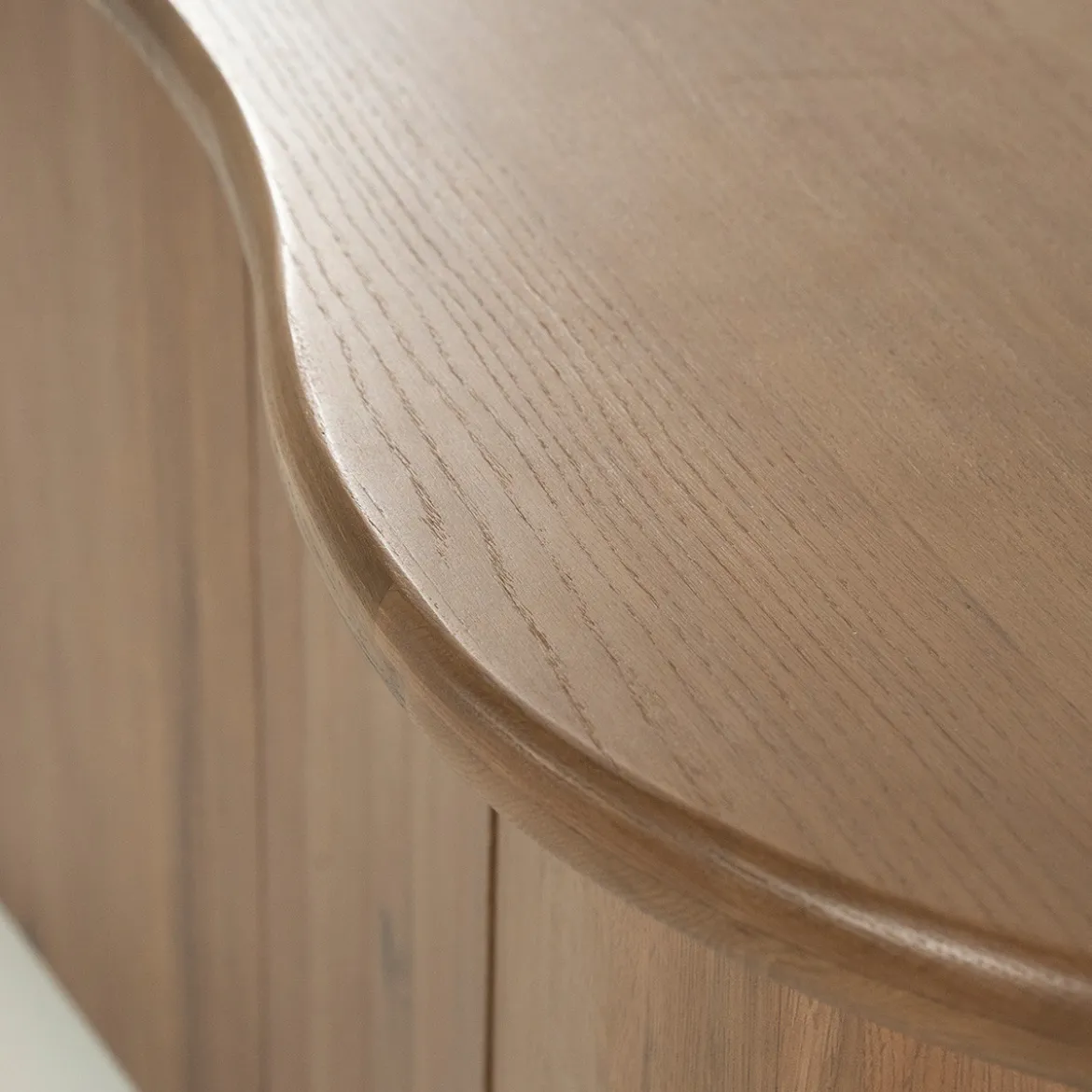 Eiken dressoir golvend design - Eleonora Josh
