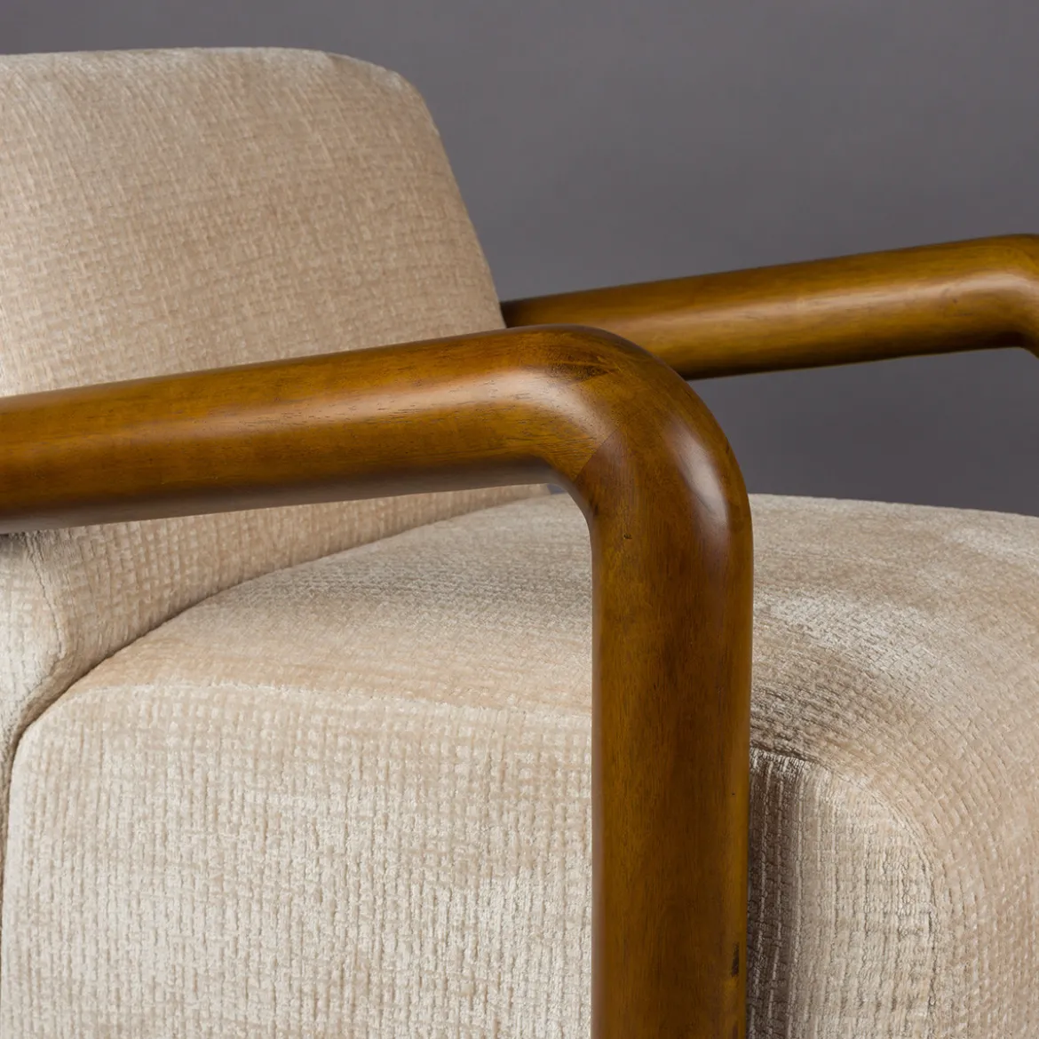 Fauteuil met houten armleuning - Dutchbone Robinson