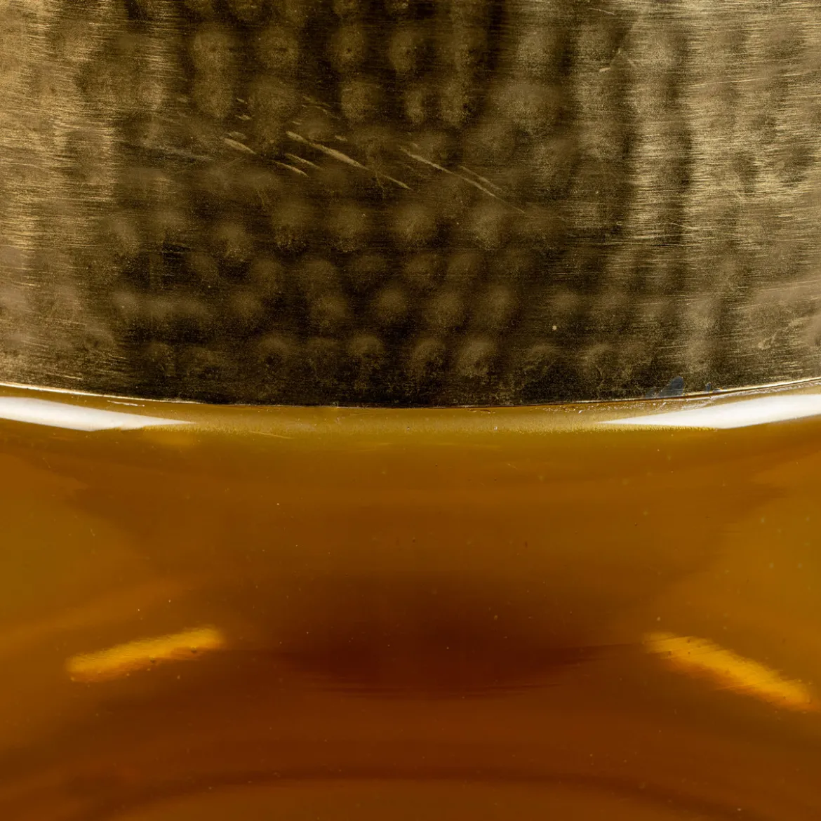 Gouden bijzettafel met glas - Dutchbone Cave