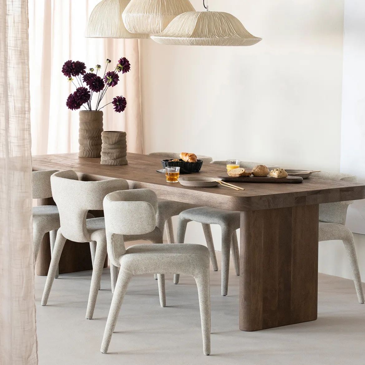 Grote eettafel bruin mangohout - Eleonora Edward