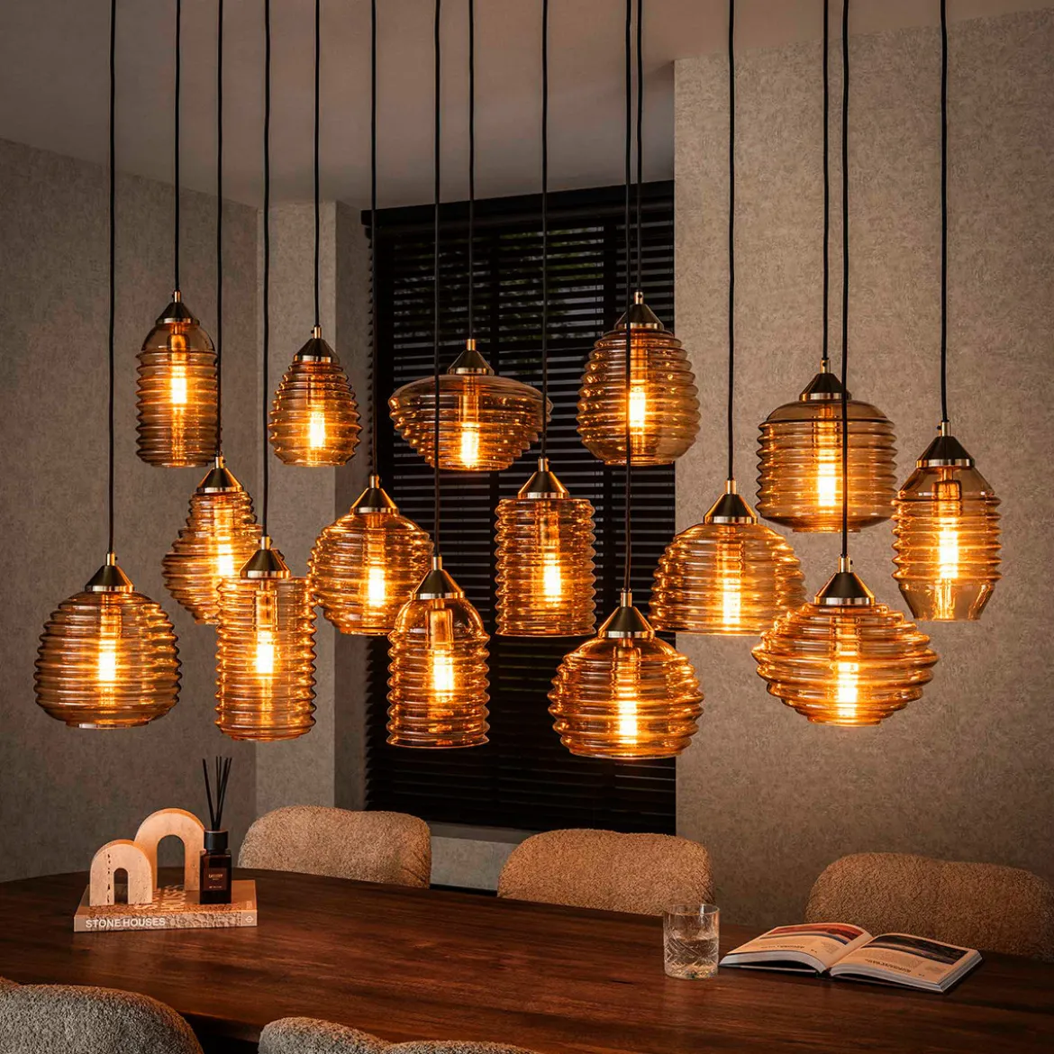 Grote eettafel hanglamp amber glas - Santa Rib Glass