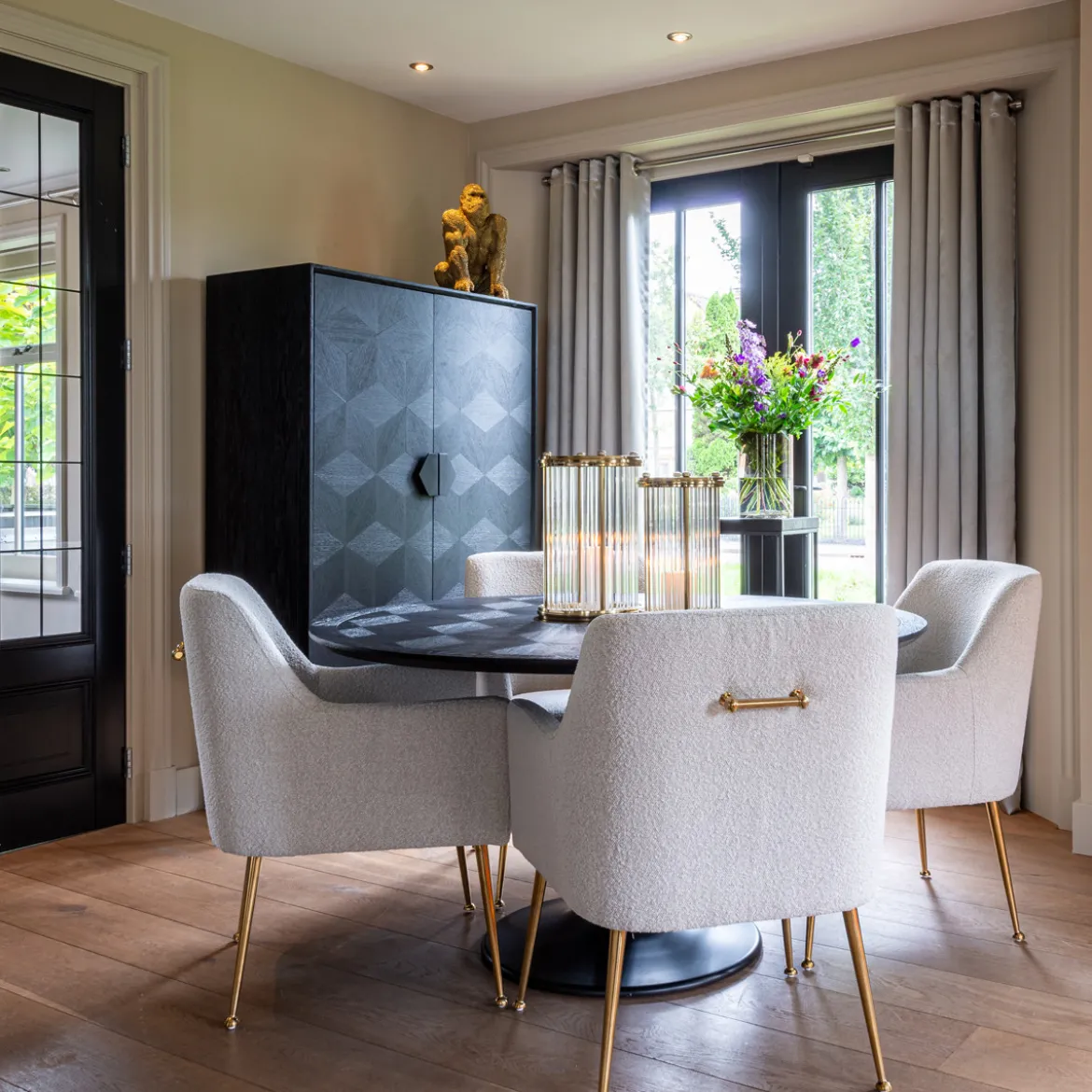 Grote kast zwart hout - Richmond Interiors Blax