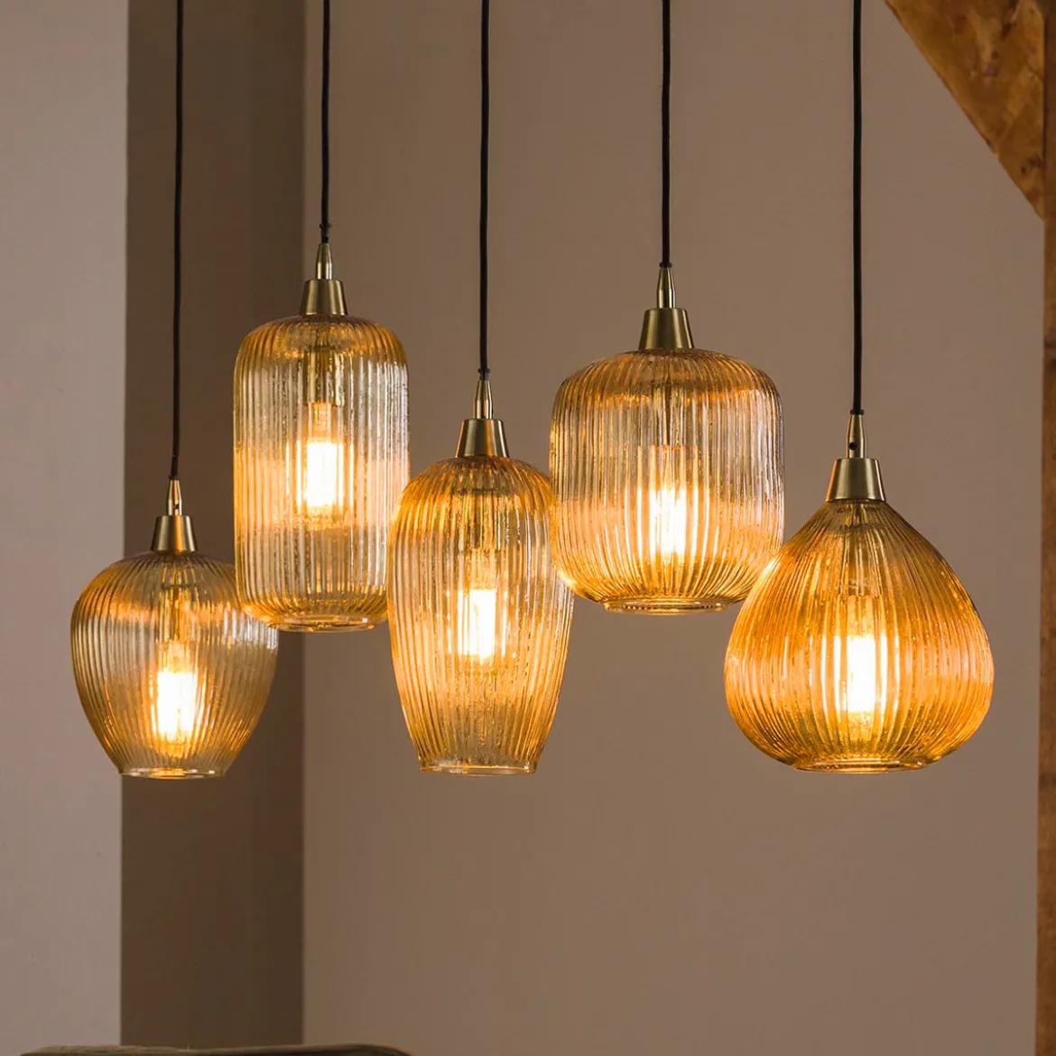 Hanglamp met 5 amberkleurige kappen - Santa Dale