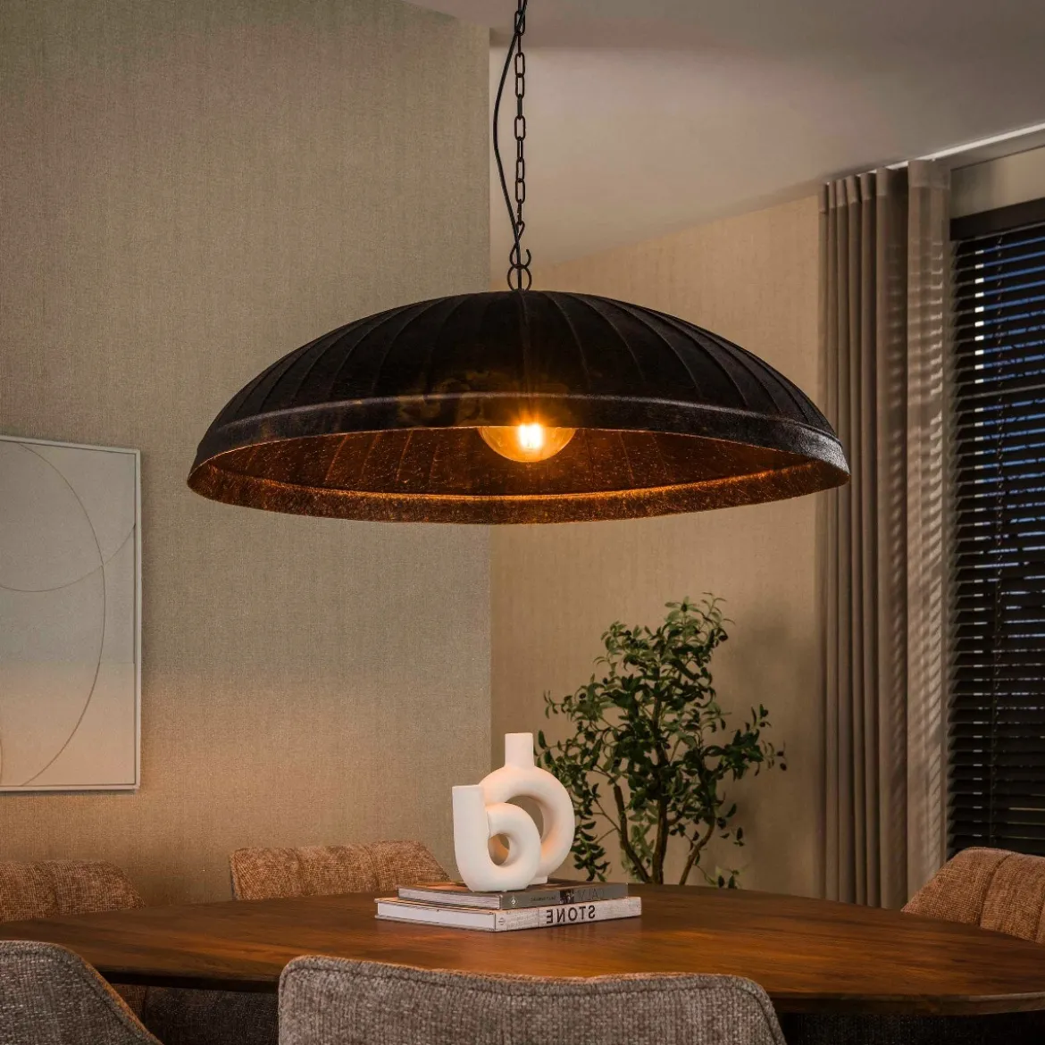 Hanglamp met brede halfronde kap - Santa Guard