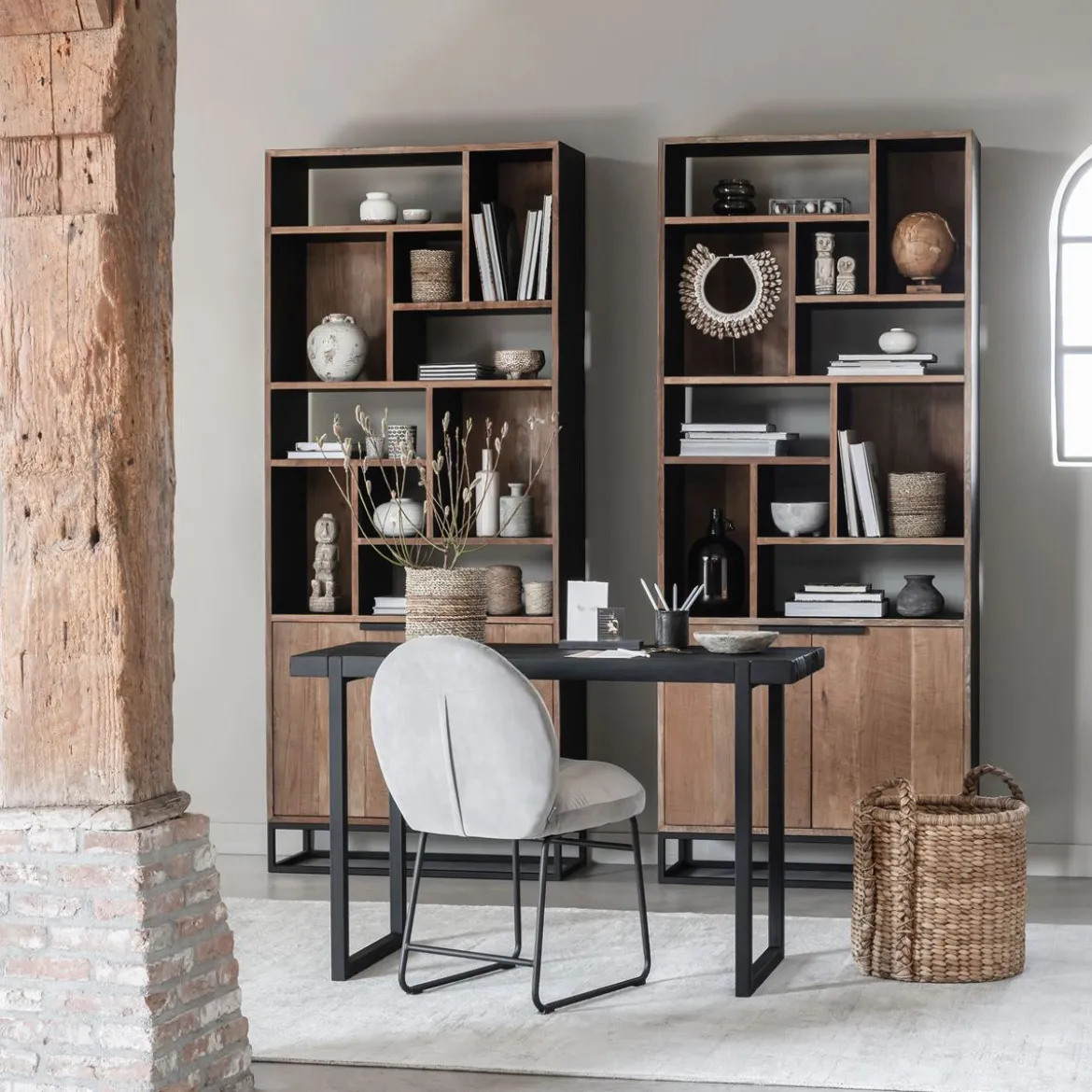Hoge vakkenkast teakhout - DTP Home Cosmo