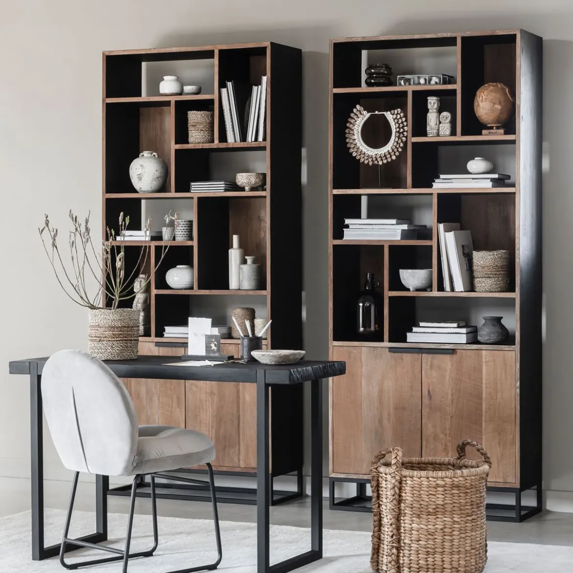 Hoge vakkenkast teakhout - DTP Home Cosmo