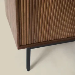 Houten kastje met twee deuren - Bodio Clark