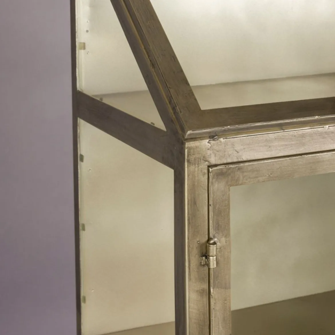 IJzeren vitrinekast vintage goud - Dutchbone Monviso