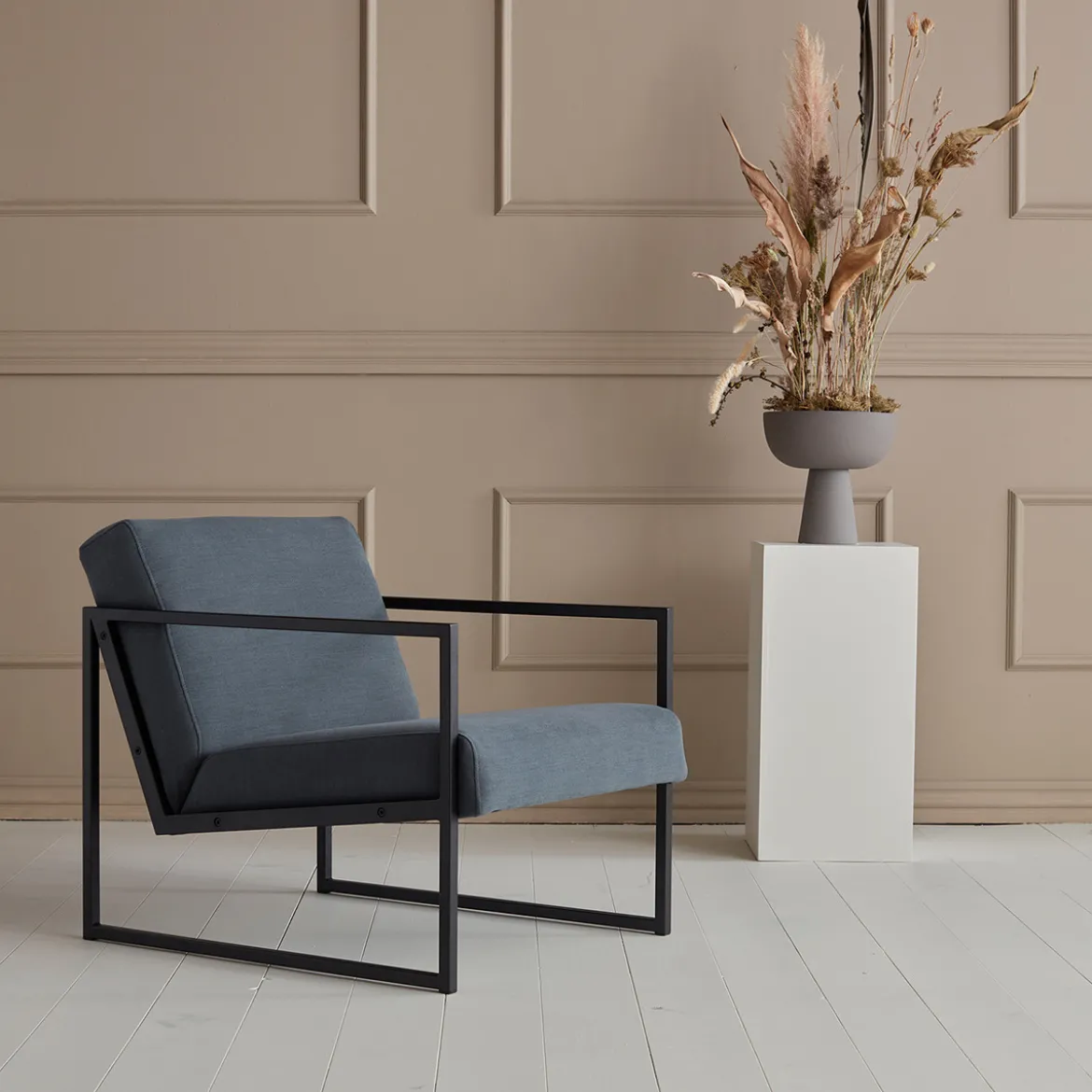 Moderne fauteuil met armleuningen samenstellen - Innovation Living Vikko Arm