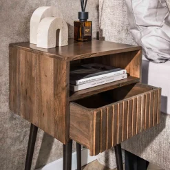 Nachtkastje met een metalen onderstel - Giani Carve