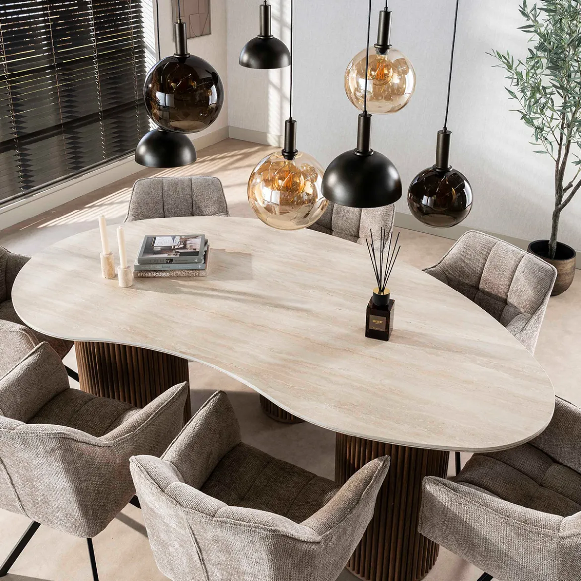Niervormige eettafel travertin 215 cm - Giani Romano