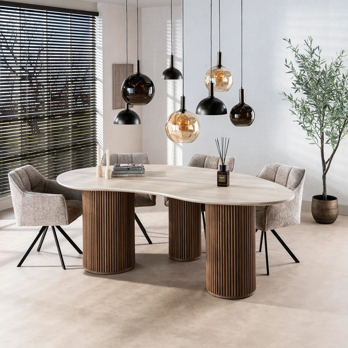 Niervormige eettafel travertin 215 cm - Giani Romano