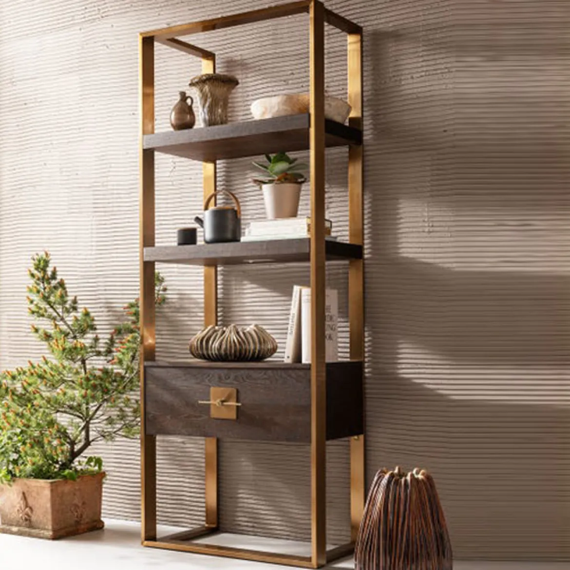 Open wandkast messing met hout - Kare Design Osaka