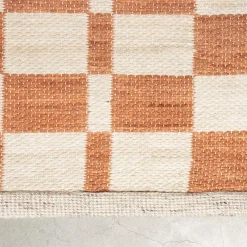 Oranje wit vloerkleed met vakjes - Zuiver Checker