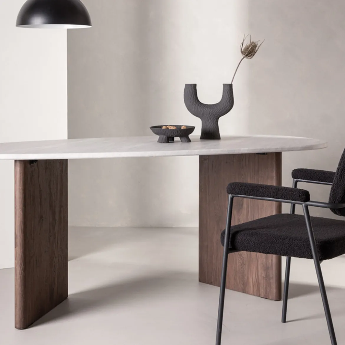 Organische eettafel klein bruin - Lavis Gronvik