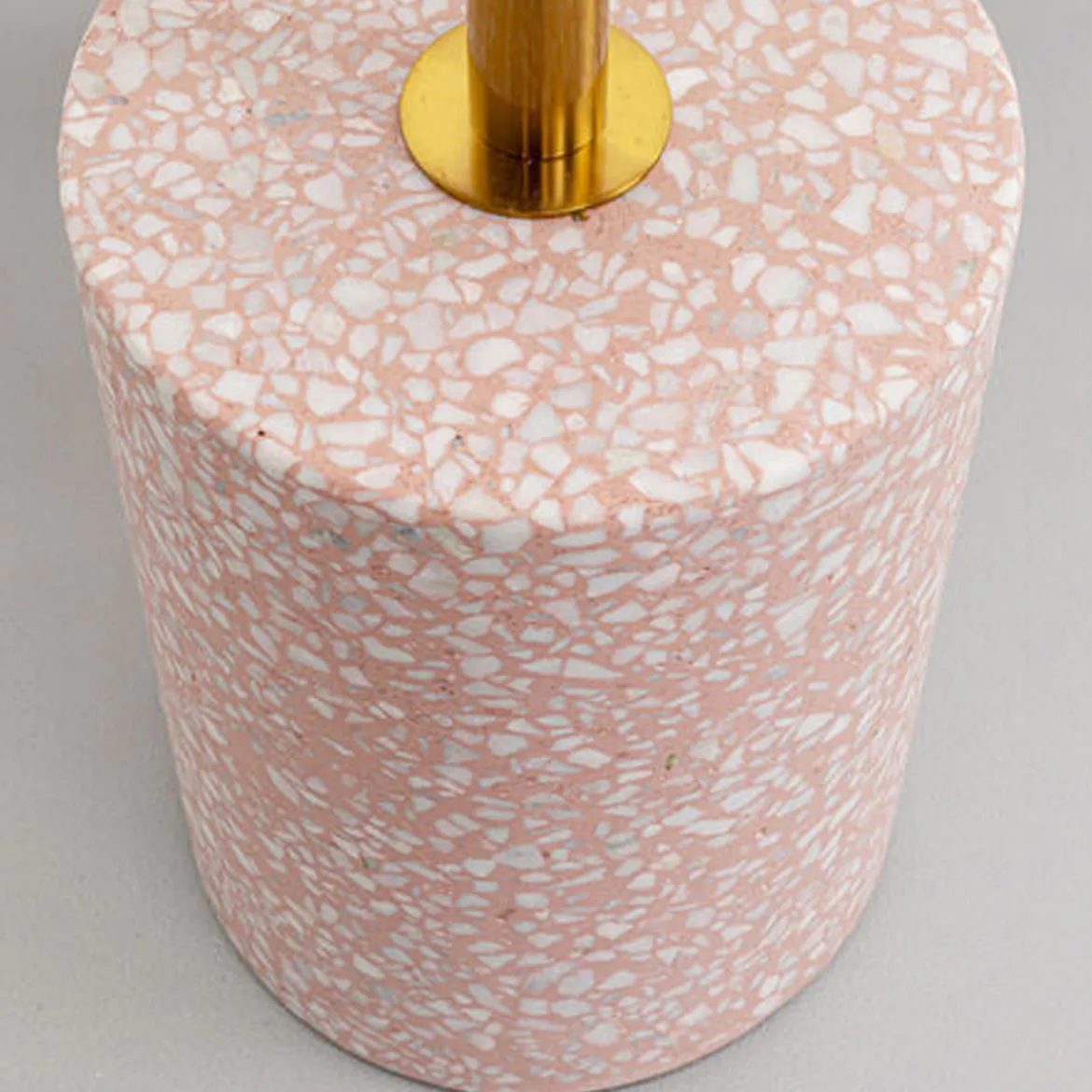 Retro bijzettafel roze terrazzo - Kare Design Amore