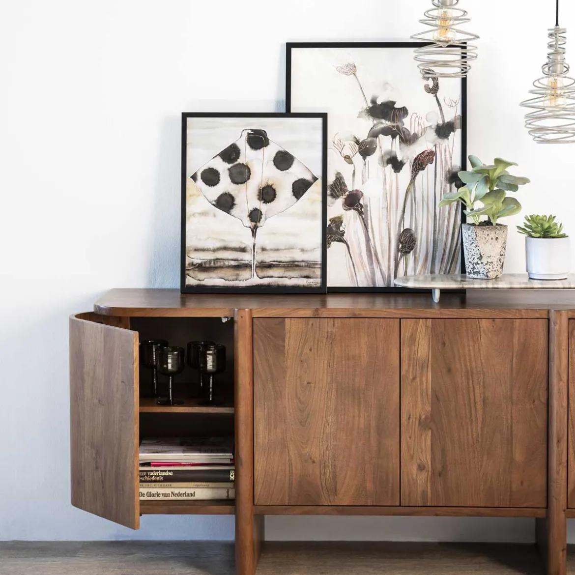 Retro dressoir met ronde hoeken - Eleonora Julian