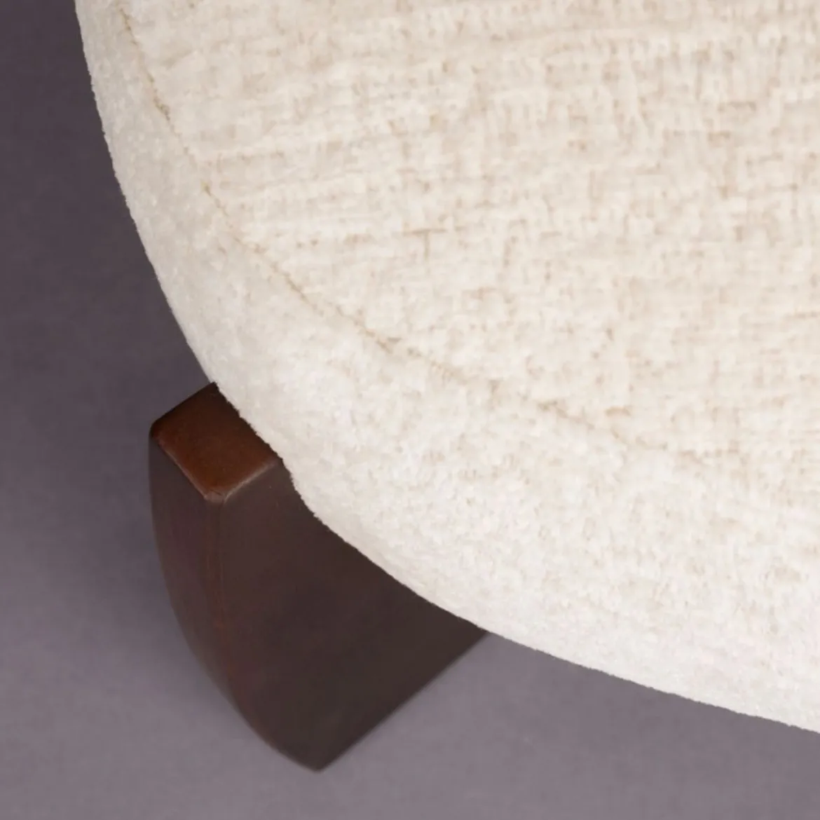 Retro poef beige walnoot - Dutchbone Emilius