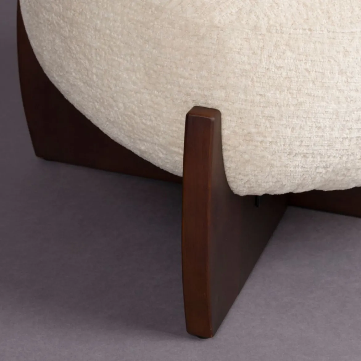 Retro poef beige walnoot - Dutchbone Emilius