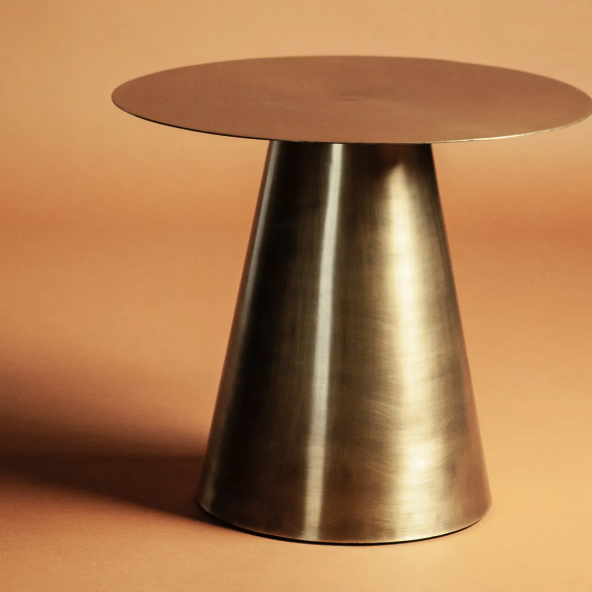 Ronde bijzettafel goud - By-Boo Mastic