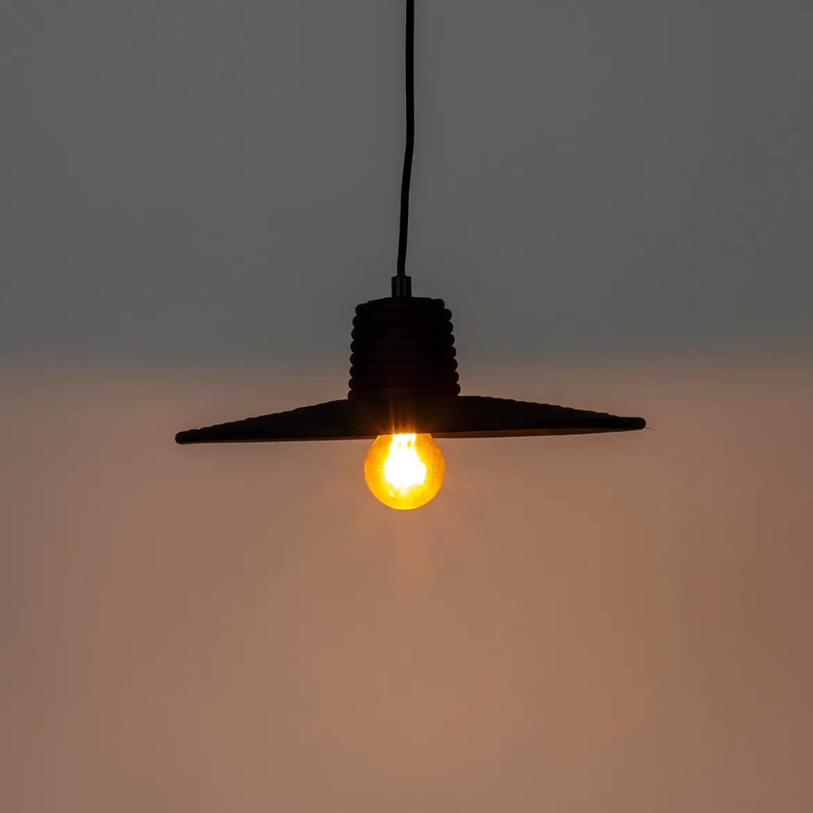 Ronde hanglamp zwart rotan - Zuiver Balance