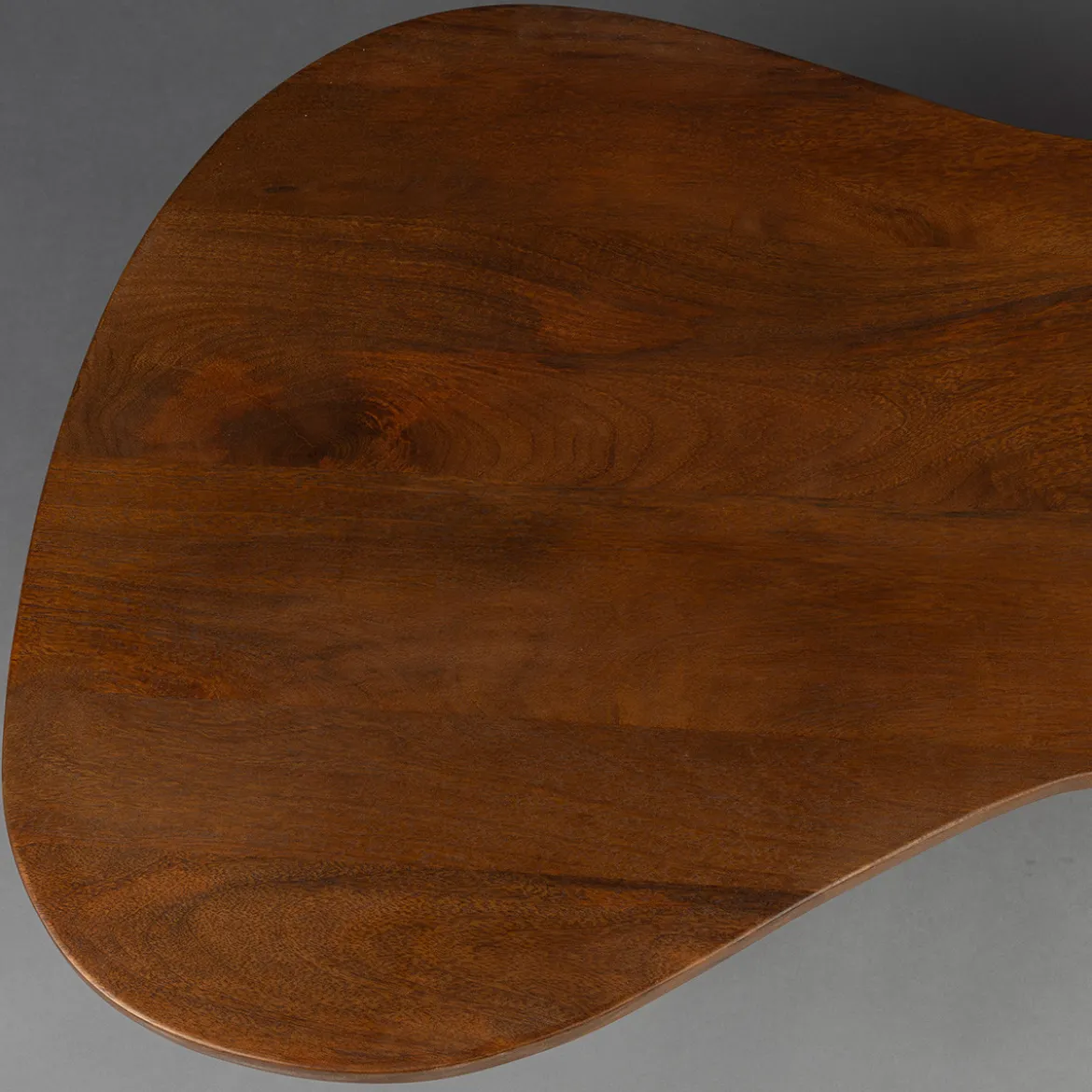 Salontafel organische vorm walnoot - Dutchbone Tilon