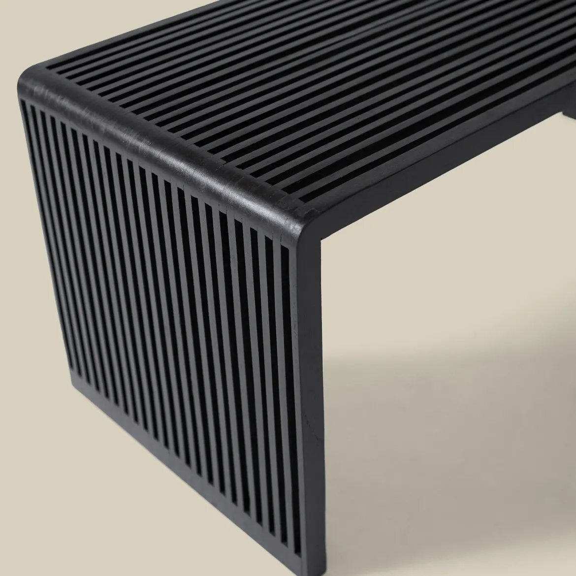 Salontafel zwarte latjes teak - Bodio Teak Slats