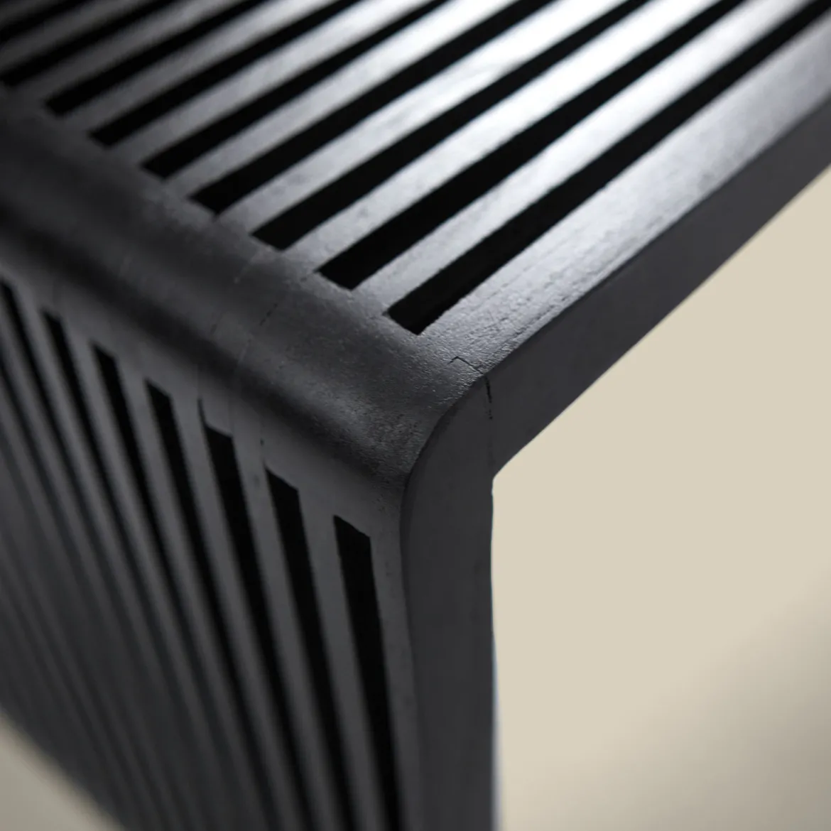 Salontafel zwarte latjes teak - Bodio Teak Slats