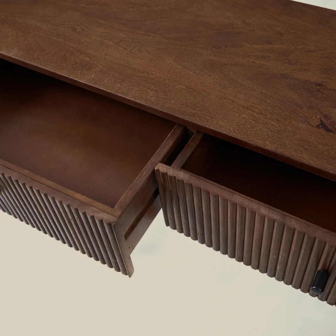 Sidetable ribbel hout 120 cm - Bodio Mirah