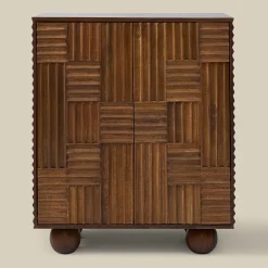 Smal dressoir kastje met houtsnijwerk - Bodio Yemi