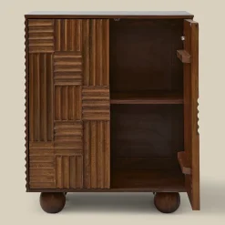 Smal dressoir kastje met houtsnijwerk - Bodio Yemi