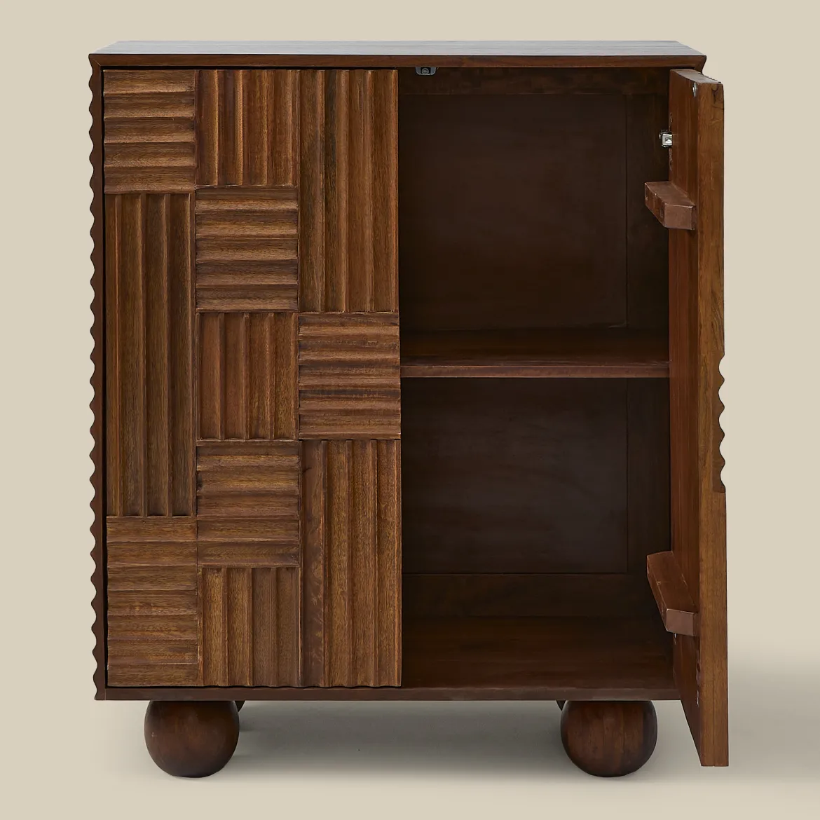 Smal dressoir kastje met houtsnijwerk - Bodio Yemi