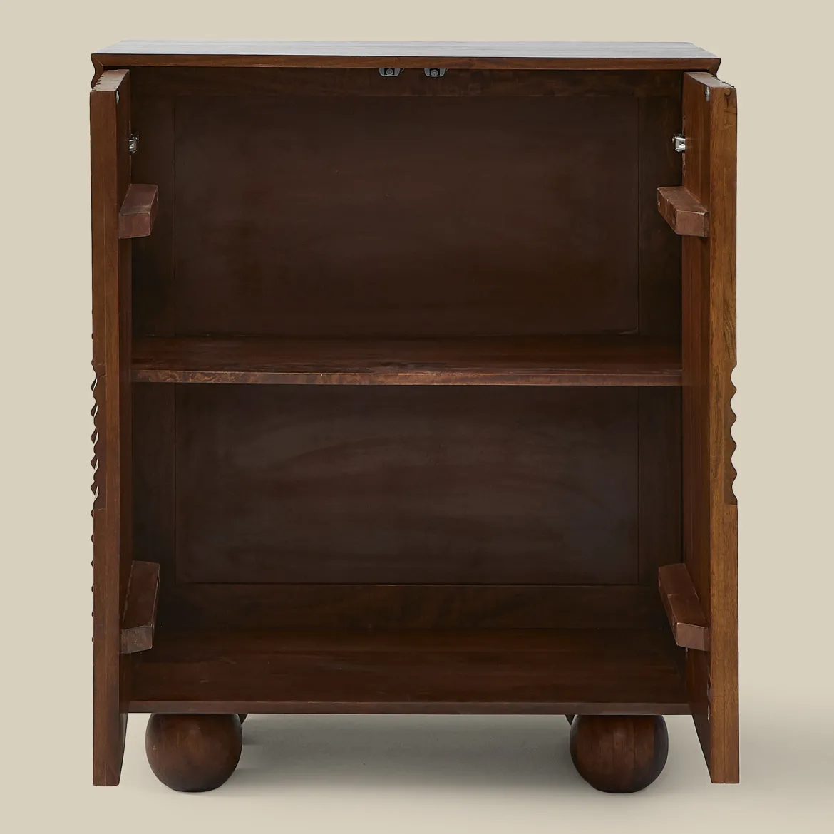 Smal dressoir kastje met houtsnijwerk - Bodio Yemi