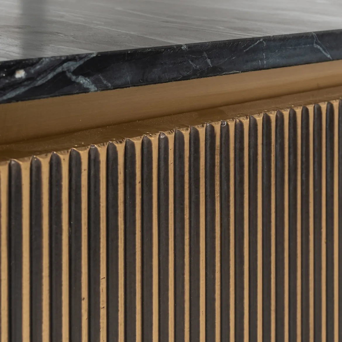 Tv-meubel messing en marmer - Richmond Interiors Ironville