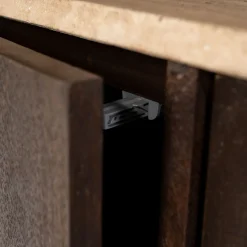 Vakkenkast donker hout met travertin blad - Eleonora Lio