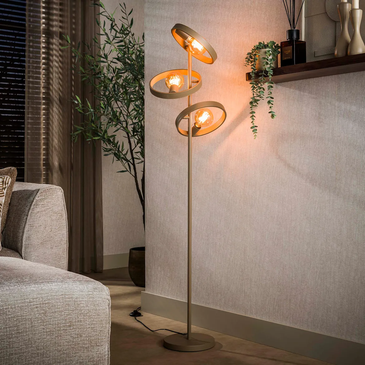 Vloerlamp metalen ringen - Santa Hover