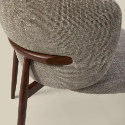 Walnoot eetkamerstoel met ronde rug beige - Bodio Maeve