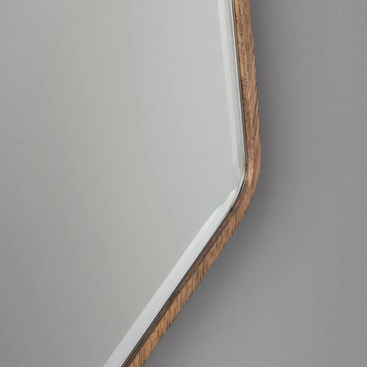 Walnoot spiegel geometrisch - Dutchbone Basil