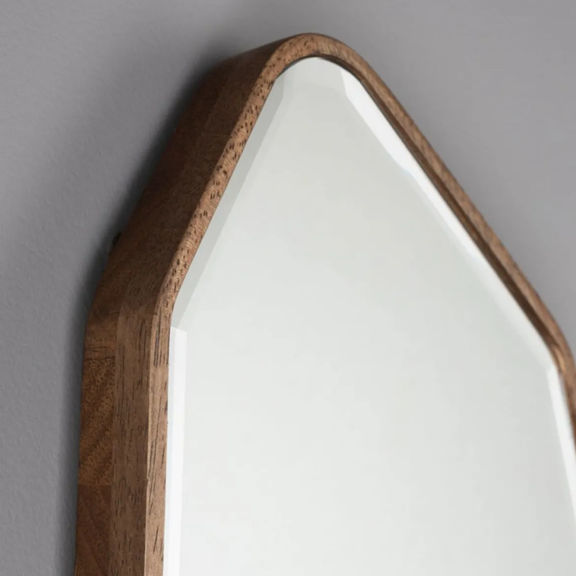 Walnoot spiegel geometrisch - Dutchbone Basil