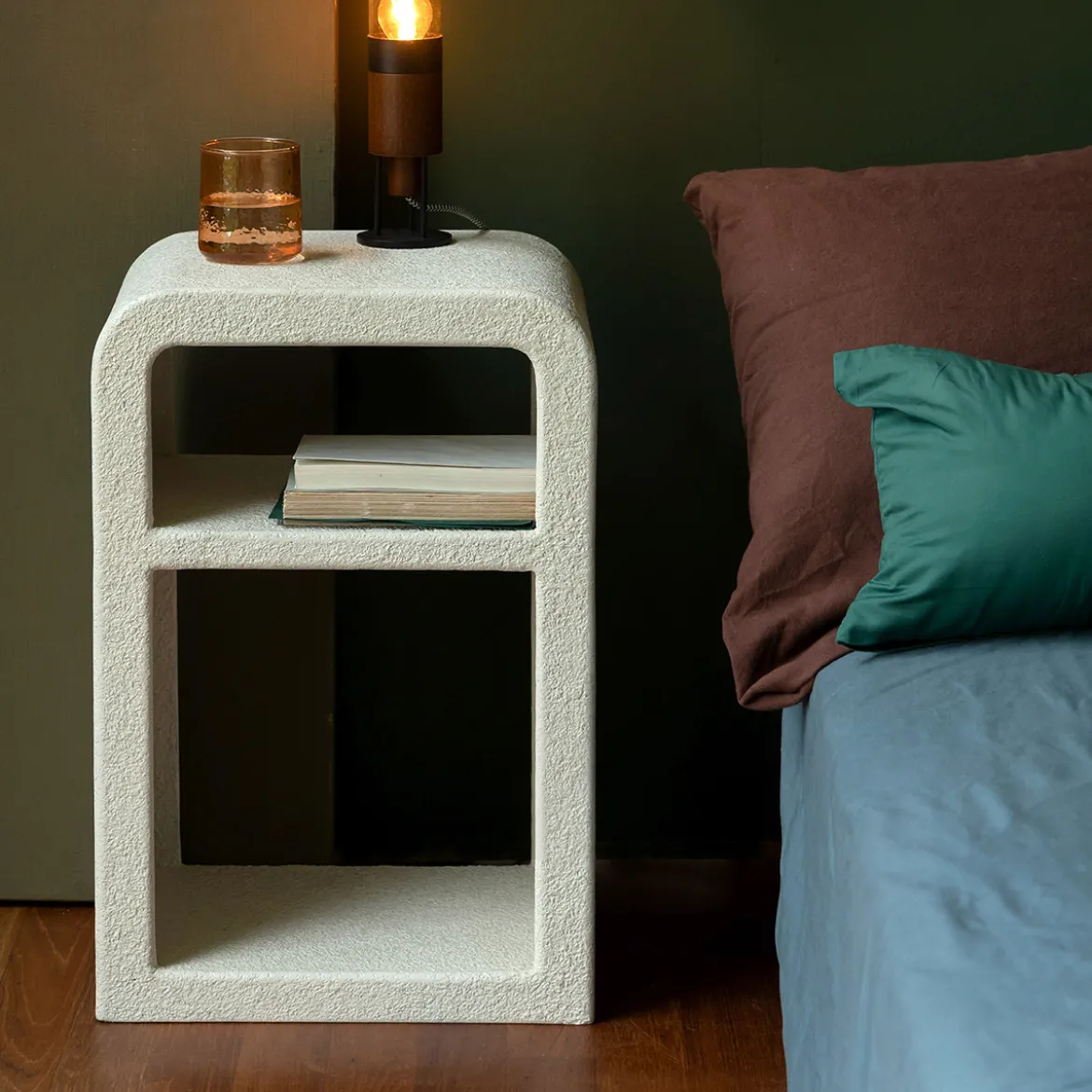 Wit nachtkastje wabi sabi - Dutchbone Veda Bed