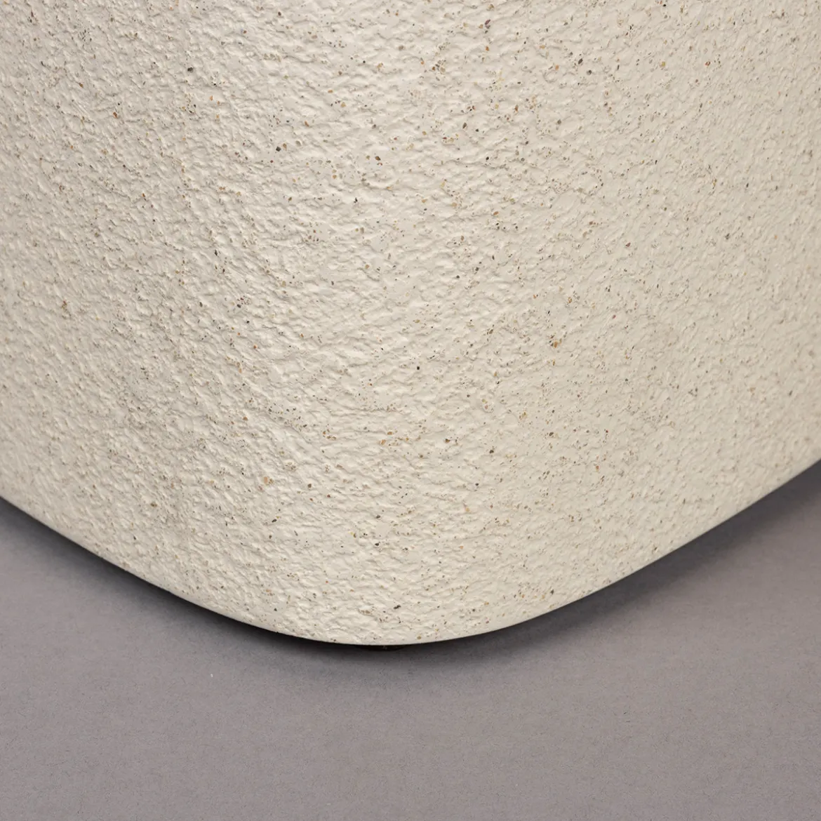 Witte bijzettafel organisch - Dutchbone Veda Low